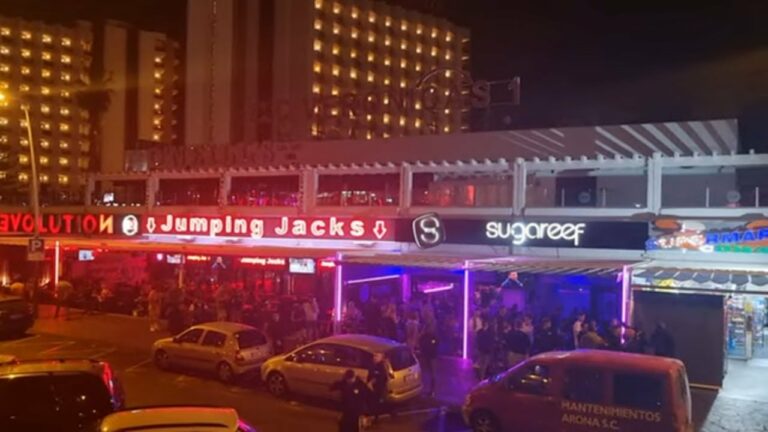 Las Americas TENERIFE Nightlife – Veronicas Strip11.30pm Busy ?